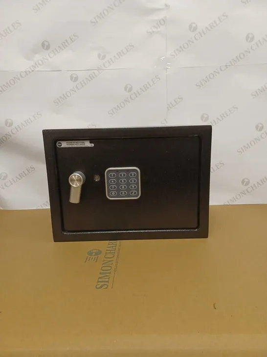 YALE ELECTRONIC SAFE MEDIUM