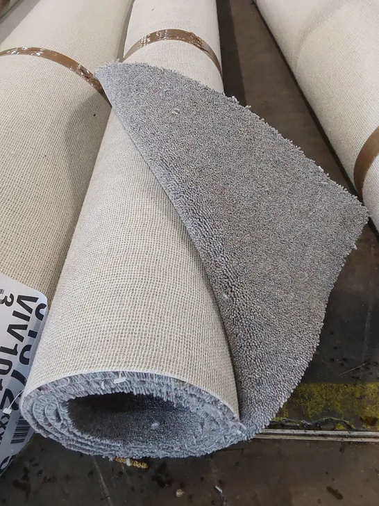 ROLL OF QUALITY DIM HEATHERS CARPET // SIZE APPROX: 5m X 1.99m