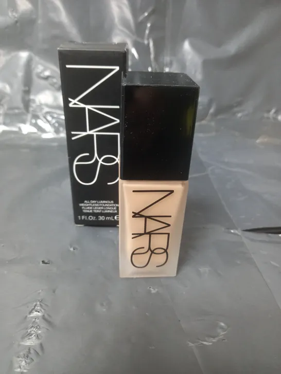 NARS ALL DAY LUMINOUS WEIGHTLESS FOUNDATION SHADE LIGHT 5