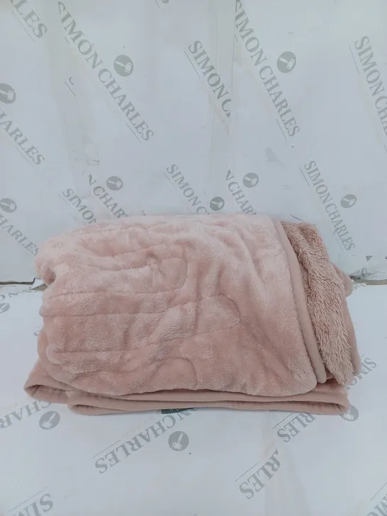 COZEE HOME VELVETSOFT HEATED THROW IN LIGHT PINK 