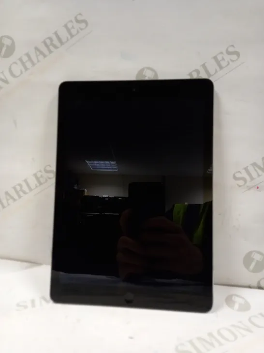 APPLE A1474 IPAD AIR 