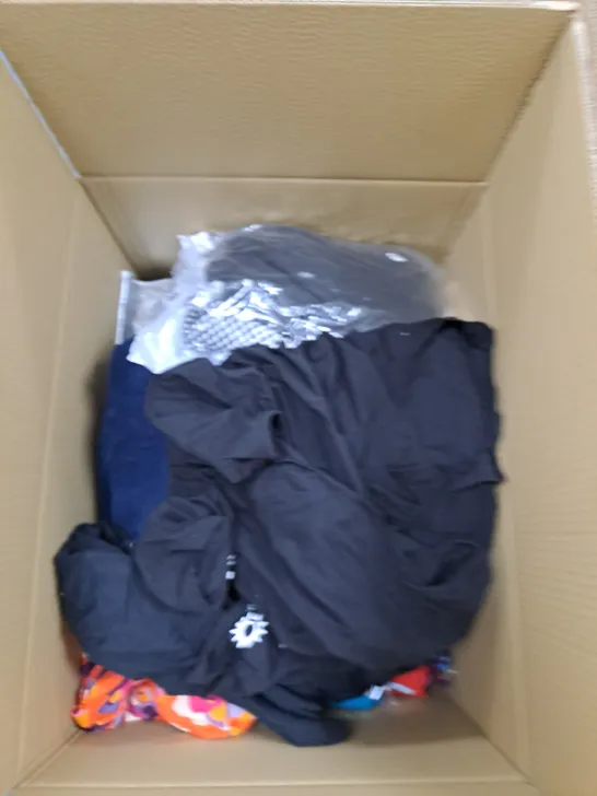 BOX OF ASSORTED CLOTHING ITEMS TO INCLUDE JUMPERS, TOPS, DRESSES ETC 