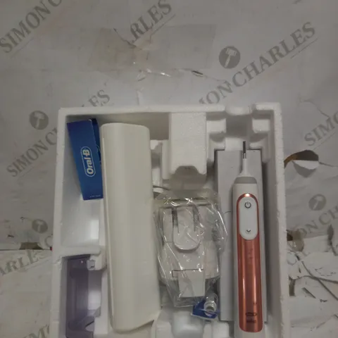 ORAL-B GENIUS 8000 ELECTRIC TOOTHBRUSH 