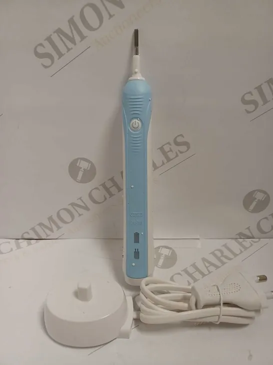 ORAL B PRO 1 ELECTRIC TOOTHBRUSH - TYPE 3756