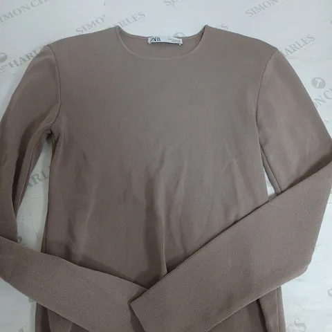 ZARA STRETCH BEIGE TOP - MEDIUM