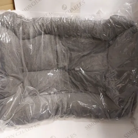 GREY PLUSH PET BED - SIZE UNKNOWN