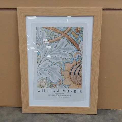 BAGGED FRAMED ART - ST. JAMES PATTERN WITH BORDER BY WILLIAM MORRIS (1 ITEM)