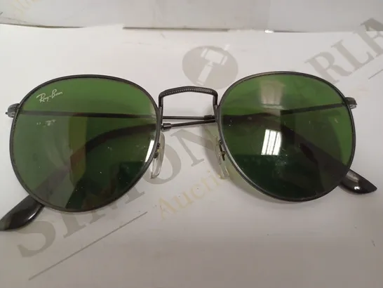 RAYBAN ROUND SUNGLASSES WITH GREEN LENS - BLACK