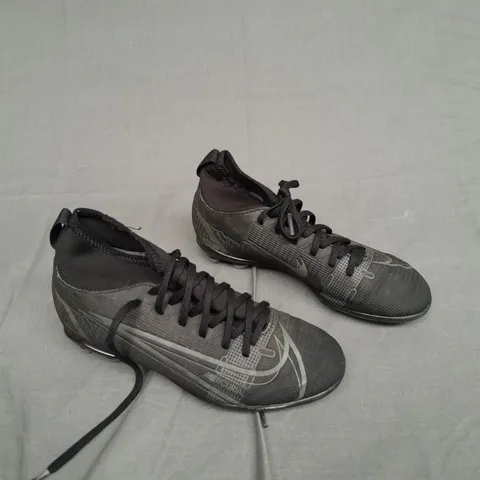 UNBOXED PAIR OF NIKE MERCURIAL BLACK UK 2 BOOTS