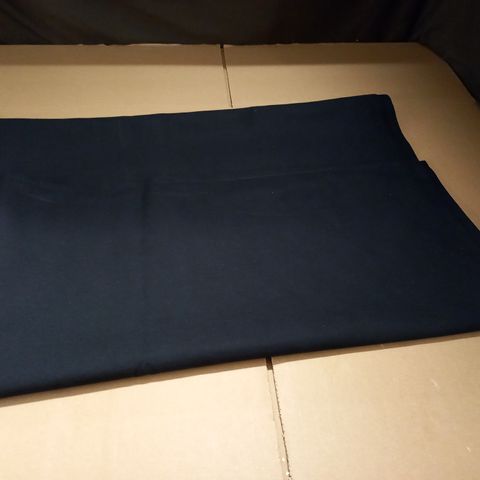 BLACK FABRIC SQUARE TABLE CLOTH - 130X130CM