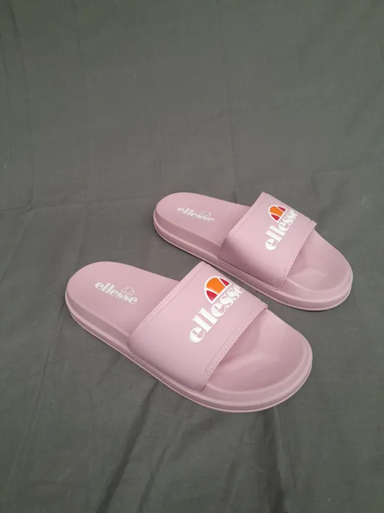 UNBOXED PAIR OF ELLESSE LIGHT PINK PALTA SLIDES UK 6