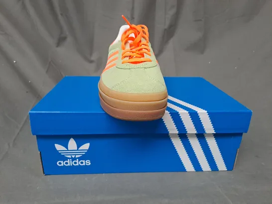 BOXED PAIR OF ADIDAS GAZELLE BOLD W SHOES IN GREEN/NEON ORANGE UK SIZE 6