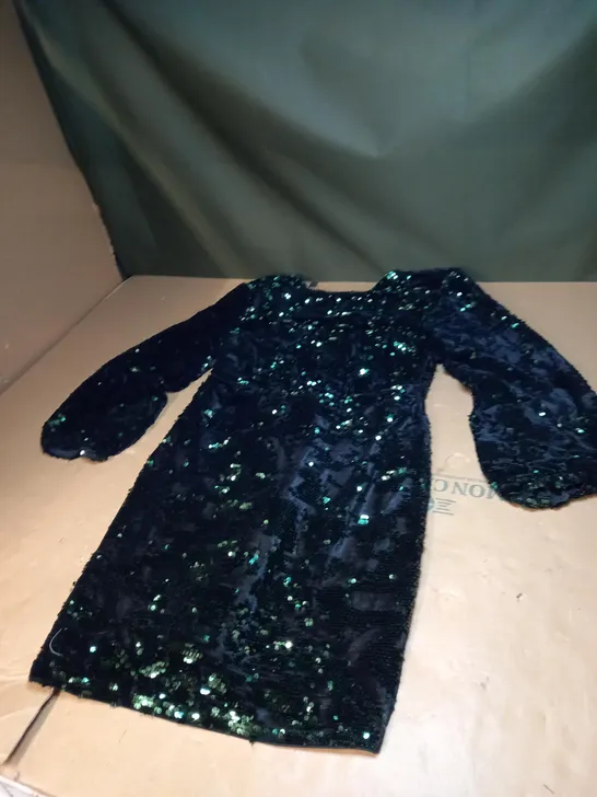 KAYLEIGH SEQUIN VELVESHIFT DRESS SIZE UNSPECIFIED