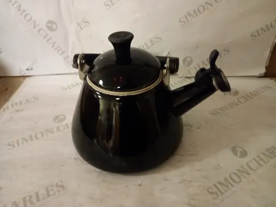 LA CREUSET 1.6L MANUAL KETTLE