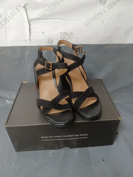 VIONIC WEDGE SANDALS BLACK SIZE 6