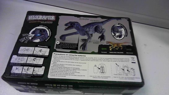 INFRA RED VELOCIRAPTOR - REMOTE CONTROL, SIMULATED WALKING 