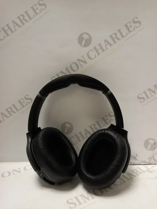 SKULL CANDY CRUSHER HEADPHONES IN BLACK