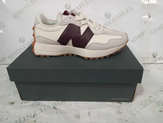 BOXED PAIR OF NEW BALANCE SHOES IN WHITE/BROWN UK SIZE 6.5