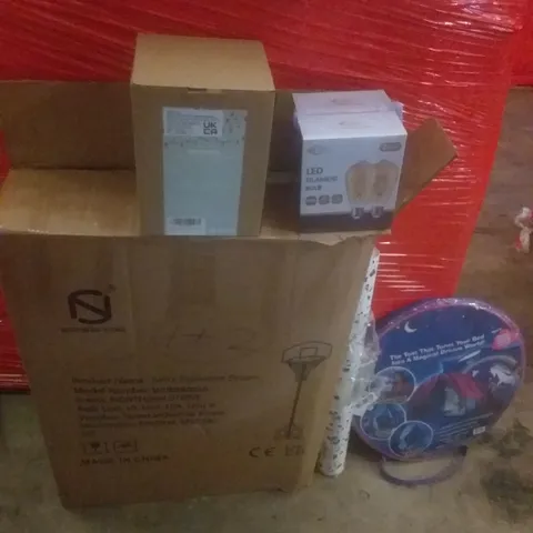 PALLET OF ASSORTED ITEMS INCLUDING LED FILAMENT BULB, JUNIOR BASKETBALL SYSTEM, BED TENT