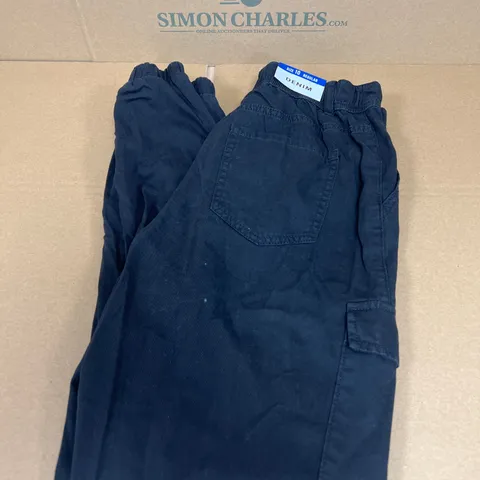 NEW LOOK DENIM CARGO PANTS IN BLACK SIZE 10