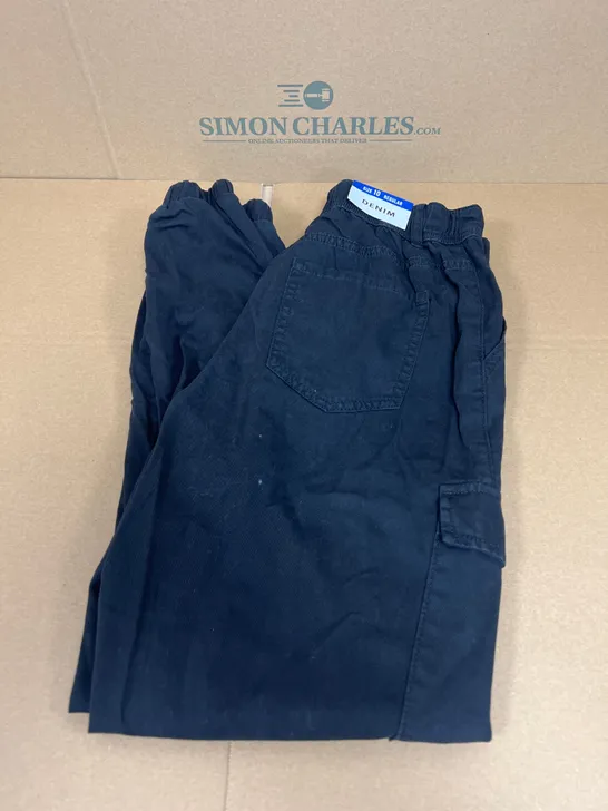 NEW LOOK DENIM CARGO PANTS IN BLACK SIZE 10