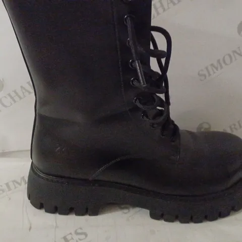 PAIR OF KOI WOMEN'S ANCHOR BLACK MILITARY LACE UP BOOTS SIZE 9