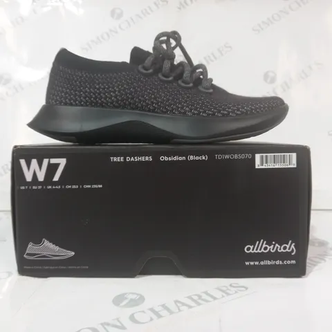 BOXED PAIR OF ALLBIRDS SHOES IN BLACK/WHITE UK SIZE 4-4.5