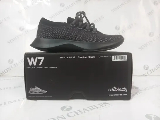 BOXED PAIR OF ALLBIRDS SHOES IN BLACK/WHITE UK SIZE 4-4.5