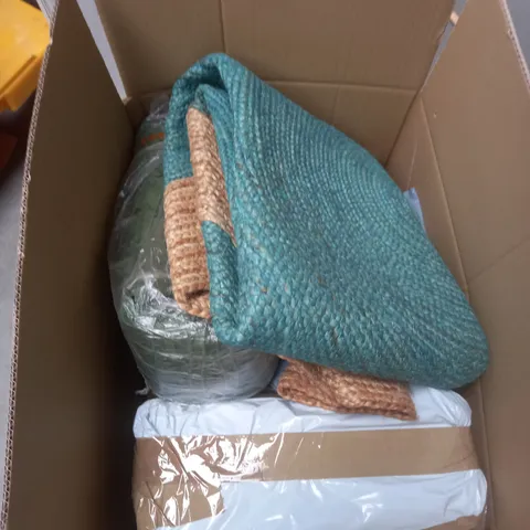 LARGE BOX OF ASSORTED ITEMS TO INCLUDE RUG AND FENCE SCREENS 