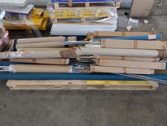PALLET TO CONTAIN A LARGE QUANTITY OF ASSORTED CARPET GRIP RODS 
