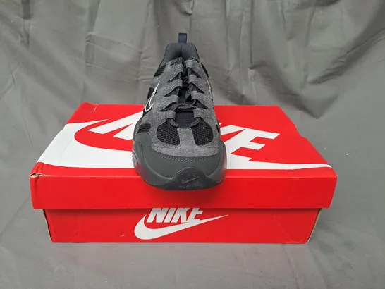 BOXED PAIR OF NIKE TECH HERA SHOES IN GREY/BLACK UK SIZE 4.5