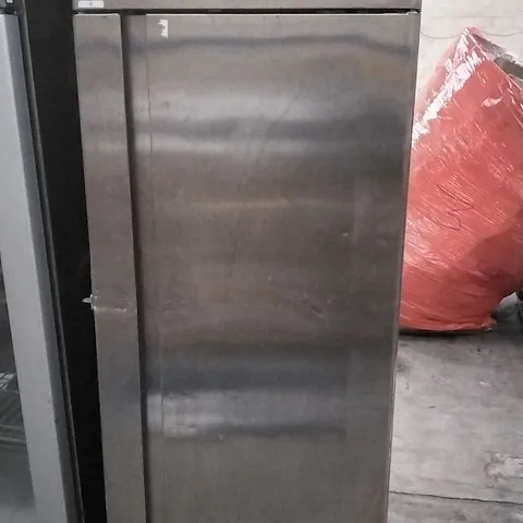 SINGLE COMMERCIAL FRIDGE/CHILLER SPA BT 70