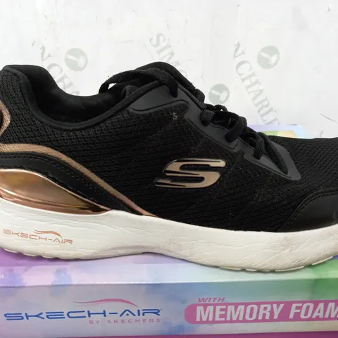 SKECHERS SKECH-AIR TRAINERS IN BLACK - UK 6