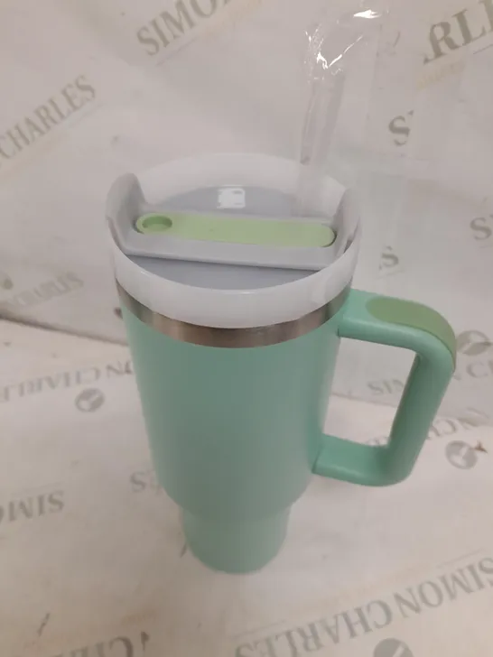 1.1 LITRE TUMBLER CUP WITH LID IN LIGHT BLUE