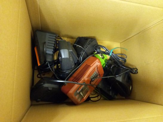 BOX OF APPROX 10 ASSORTED TOOL/LAWN MOWER CHARGING STATIONS TO INCLUDE: GREENWORKS, YARD FORCE, BRIGGS & STRATTON