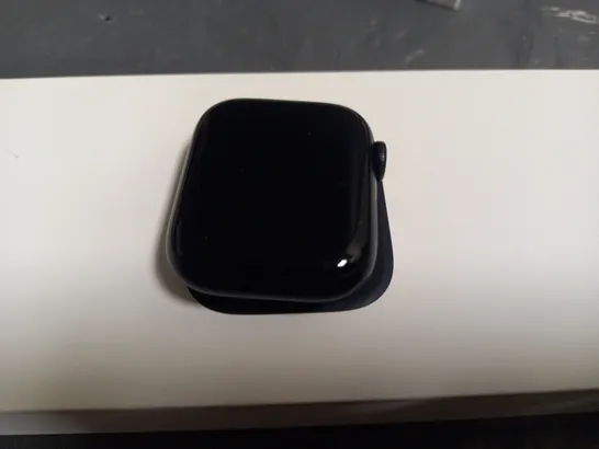 APPLE WATCH SERIES 8 41MM 