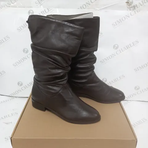 BOXED DUNE CALF BOOT BROWN LEATHER SIZE 6