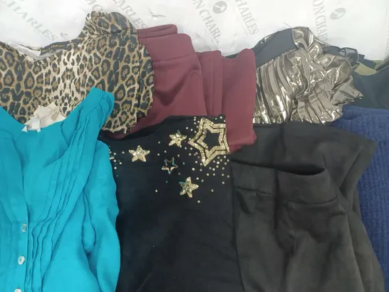 LARGE BOX OF APPROXIMATELY 25 VARIOUS CLOTHING ITEMS TO INCLUDE CARDIGANS, JEANS, AND TROUSERS ETC. 