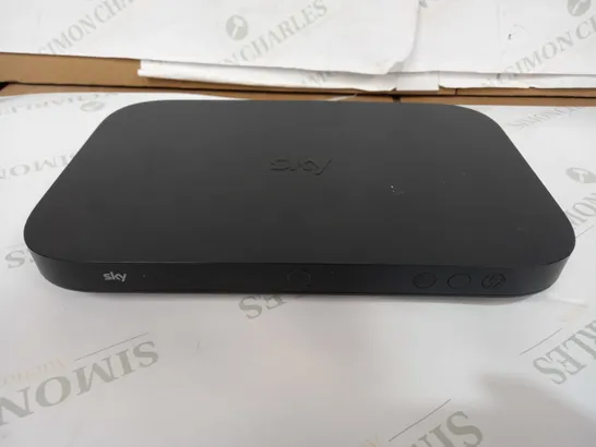 SKY Q BOX (ES130)