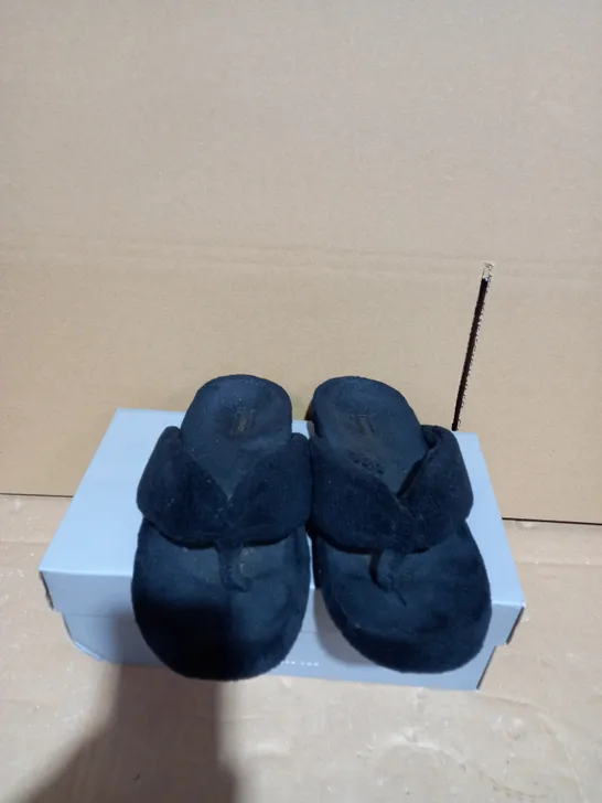 VIONIC LYDIA SLIPPERS IN BLACK UK SIZE 5.5