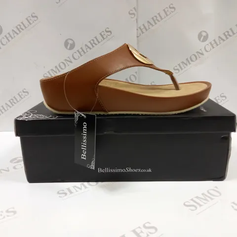 BOXED PAIR OF BELLISSIMO BELBAIZH29037 SANDALS IN TAN UK SIZE 5