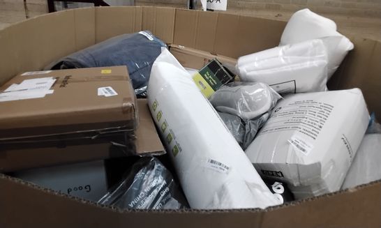 PALLET OF ASSORTED ITEMS INCLUDING 100FT HOMOZE HOSE, FOOT CUSHION REST, MEMORY FOAM PILLOW WHITE, MATTRESS PAD 