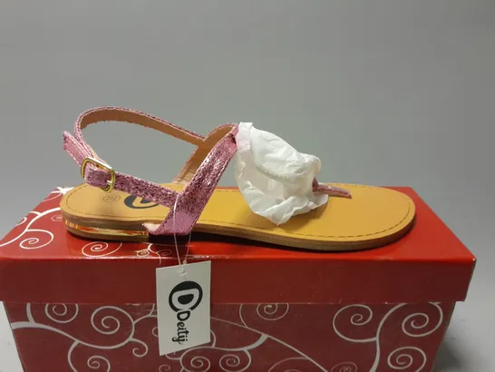 BOXED PAIR DEITY IN PINK SIZE 35