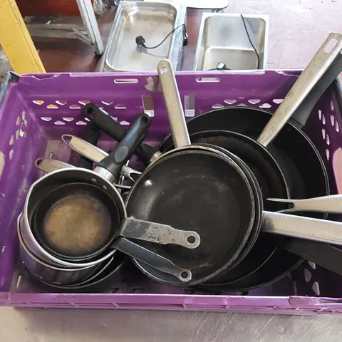 LOT OF ASSORTED POTS AND PANS