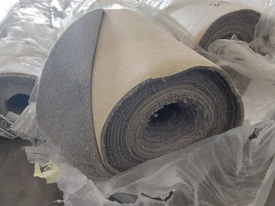 ROLL OF QUALITY STAINSAFE SHERPERD TWIST CARPET // SIZE: APPROX 5 X 14.5