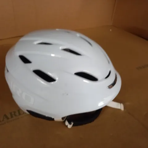 GIRO WHITE HELMET - SIZE UNSPECIFIED