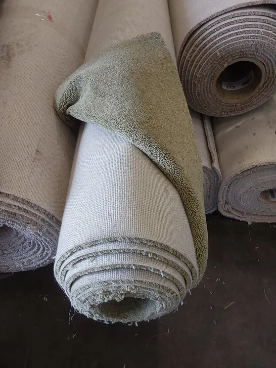 ROLL OF QUALITY ROSEDALE SPAUNTON MOOR CARPET // SIZE: APPROX 4 X 5.02m