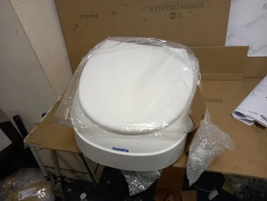 AQUATEC 900 TOILET SEAT RAISER 