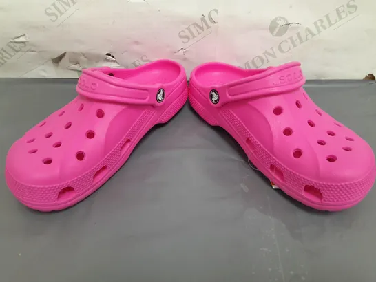 PAIR OF CROCS BAYA CLOGS IN PINK UK SIZE M3/W4