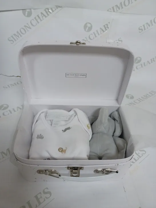 THE WHITE COMPANY ORGANIC COTTON SAFARI SUITCASE GIFTSET SIZE 0-3 MONTHS